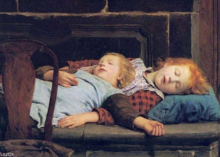 تابلو نقاشی فرزندان خوابیده در کنار شومینه