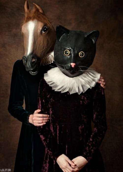 تابلو عکس پرتره دونفره خانم اسب و خانم گربه