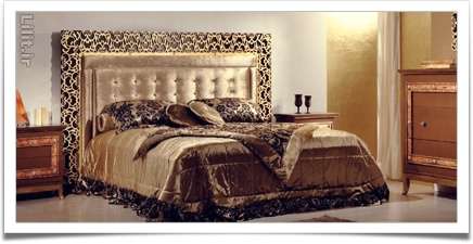 اتاق‌خواب لاکچری با ست گلدن و پارکت‌های چوبی طلایی رنگ