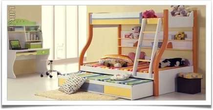 دکوراسیون اتاق کودک با تخت دو طبقه رنگارنگ و فضای شاد