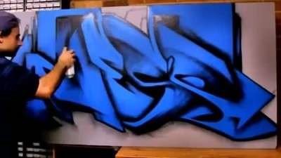 آموزش نقاشی دیواری مدل پیچیده آبی رنگ