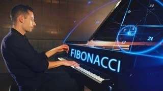 اجرای پیانیست چیره‌دست براساس توالی فیبوناچی