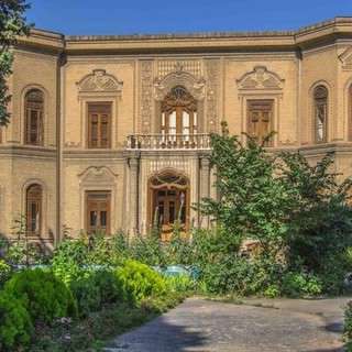 موزه آبگینه و سفالینه، تهران